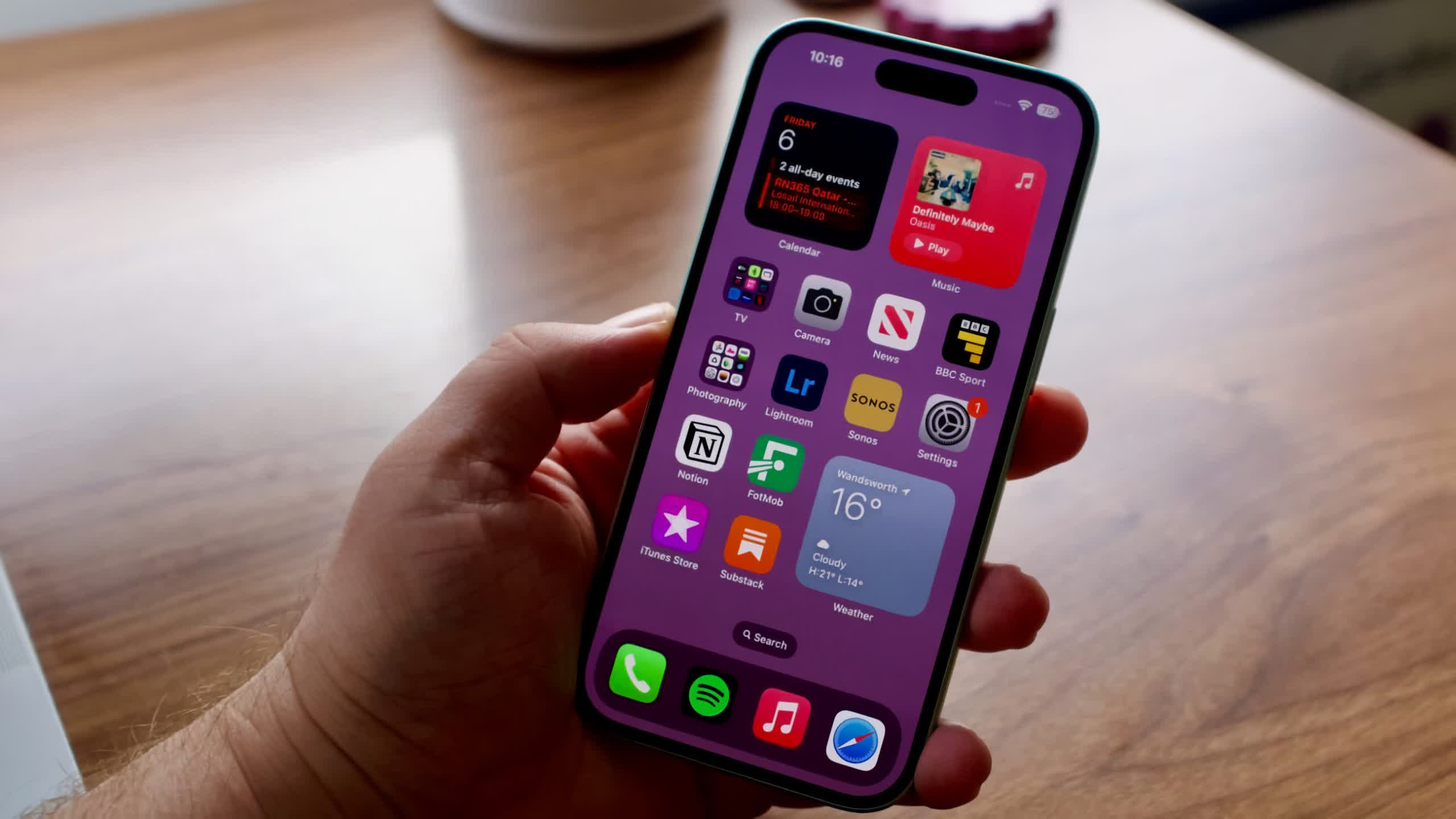 Apple resists UK regulator demands to open up iOS browsers, citing security risks
